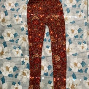 Lularoe One Size Leggings!